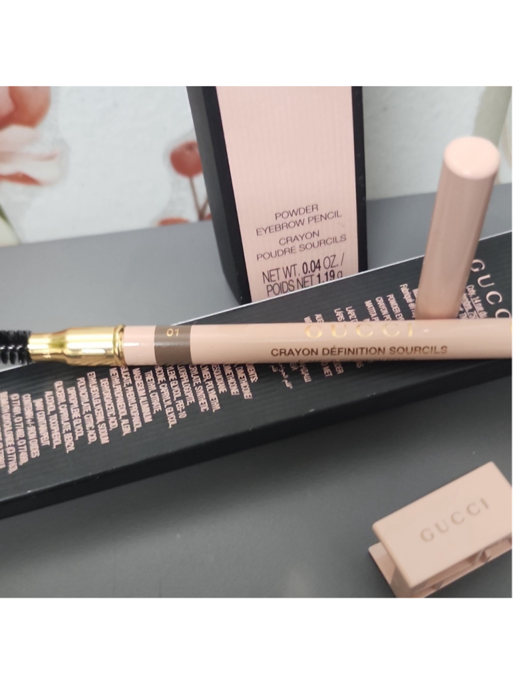 Gucci Crayon Définition Sourcils 01 Taupe Powder Eyebrow Pencil Natural 0.04 oz - Picture 3 of 7